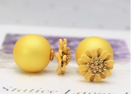 Dobbelt perleøreringe med blomst, gul